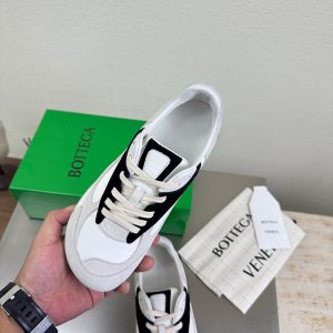 ボッテガヴェネタ スニーカー メンズ