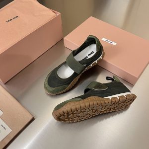 ミュウ ミュウ 靴 ローファー