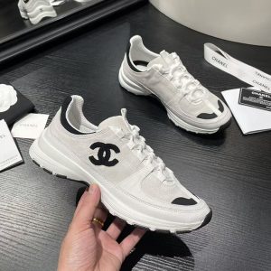 シャネル スニーカー レディース