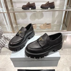 プラダ ローファー 厚底