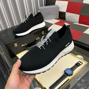 プラダ スニーカー アウトレット