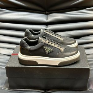 プラダ スニーカー メンズ