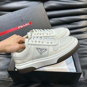 プラダ 靴 スニーカー