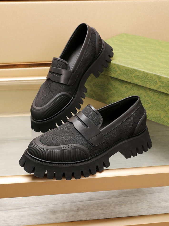 グッチ ローファー メンズコーデ