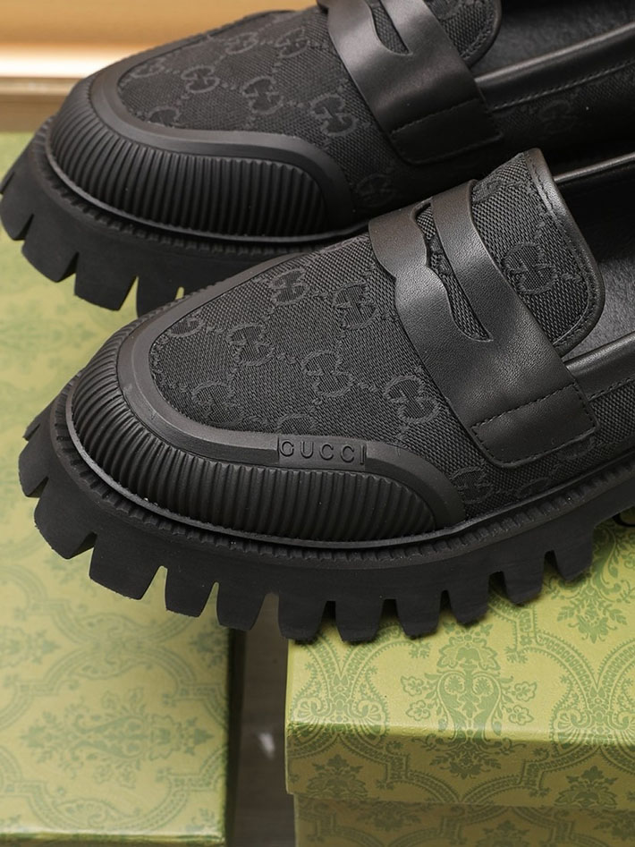 グッチ直営アウトレット店 GUCCI EVAソール MaxiGG マキシ GG ローファー 2628050 グッチ ローファー メンズコーデ - 画像 (5)