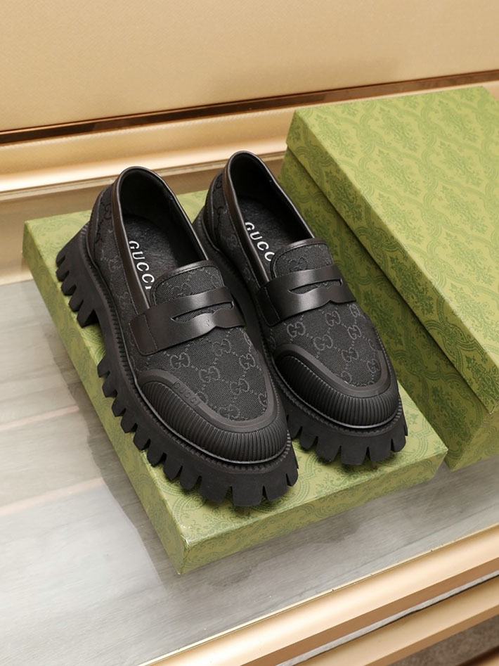 グッチ直営アウトレット店 GUCCI EVAソール MaxiGG マキシ GG ローファー 2628050 グッチ ローファー メンズコーデ - 画像 (2)