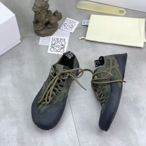 ロエベ スニーカー アウトレット