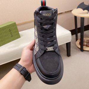 グッチ スニーカー コーデ