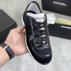 シャネル スニーカー 芸能人