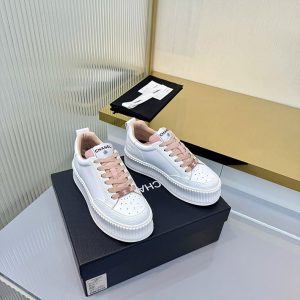 シャネル スニーカー 人気