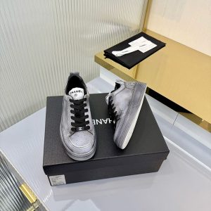 スニーカー レディース 人気 30代