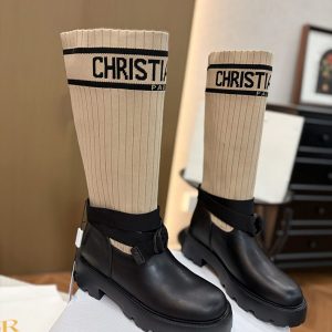 ディオール ムートン ブーツ