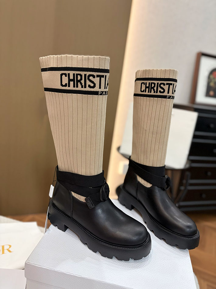 ディオール ムートン ブーツ