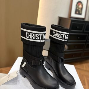 ショートブーツ レディース コーデ