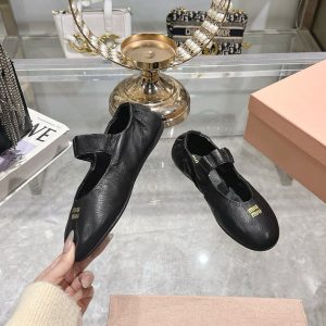 MIUMIU フラットシューズ