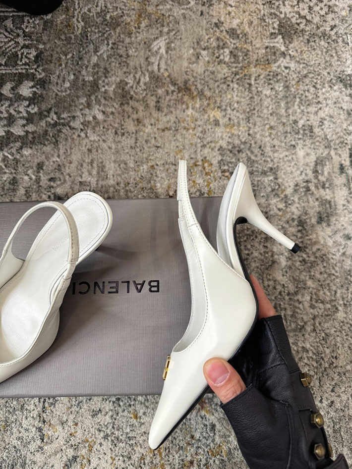 バレンシアガ 靴 アウトレット