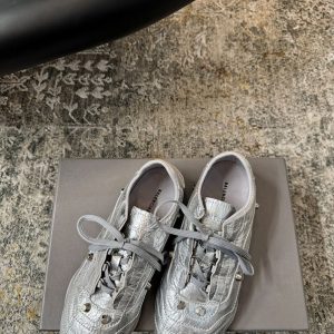 バレンシアガ スニーカー アウトレット