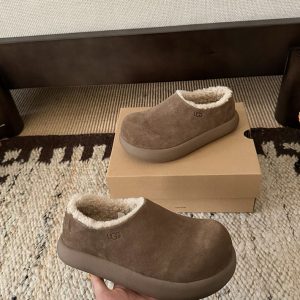 アグ 靴 アウトレット