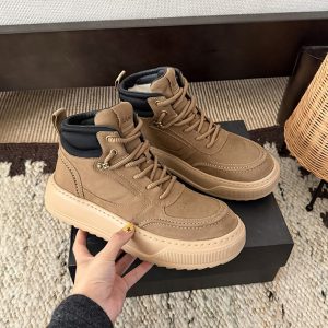 UGG スニーカー 日本