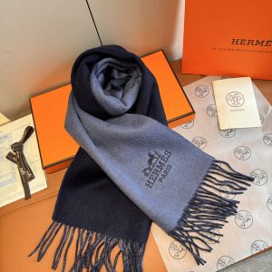 エルメス マフラー コーデ