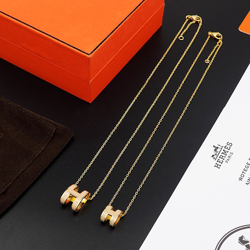 エルメス HERMES ミニ ポップアッシュ ポップH ネックレス チャイ ゴールド金具 2627451 HERMES ポップH ネックレス 店舗 - 画像 (5)