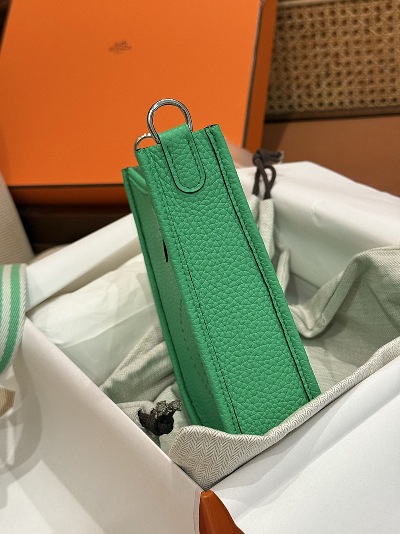 エルメス バッグ エブリンtpm HERMES エヴリン 16 TPM ヴェールコミック トリヨンクレマンス シルバー金具 2627507 エルメス専門店 - 画像 (9)