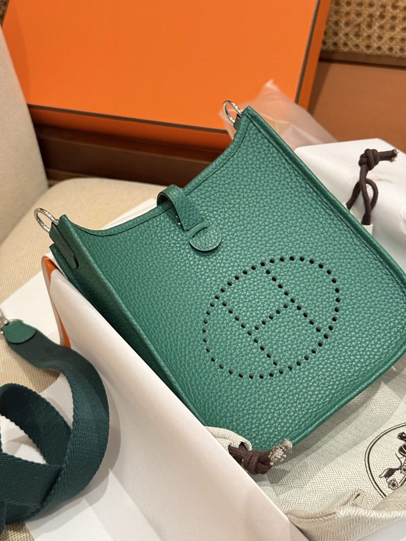 エルメスエブリンtpm定価 HERMES エヴリン 16 TPM マラカイト トリヨンクレマンス シルバー金具 2627508 エルメス専門店 - 画像 (6)
