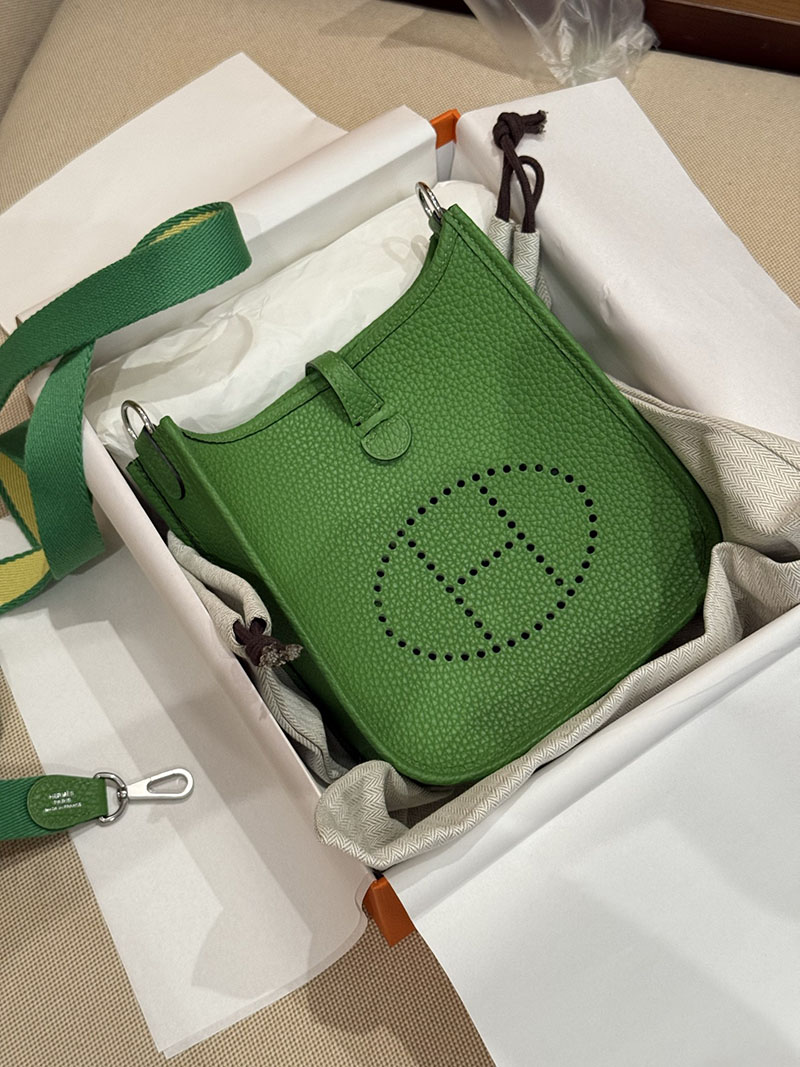 エルメス エブリン ミニ HERMES エヴリン 16 TPM ヴェールヴェルティゴ トリヨンクレマンス シルバー金具 2627512 エルメス専門店 - 画像 (3)