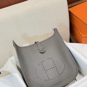 斜 めがけ バッグ レディース 人気ブランド