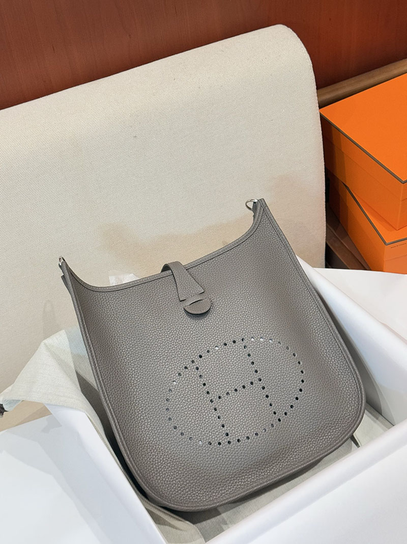 斜 めがけ バッグ レディース 人気ブランド