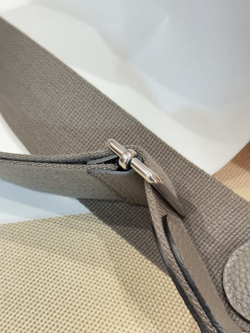 斜 めがけ バッグ レディース 人気ブランド HERMES エヴリン 29 PM エタン トリヨンクレマンス シルバー金具 2627522 エルメス専門店 おすすめ - 画像 (5)