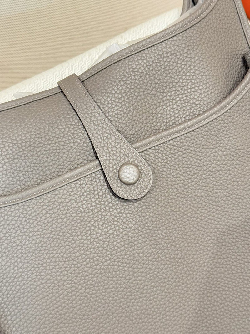 斜 めがけ バッグ レディース 人気ブランド HERMES エヴリン 29 PM エタン トリヨンクレマンス シルバー金具 2627522 エルメス専門店 おすすめ - 画像 (4)