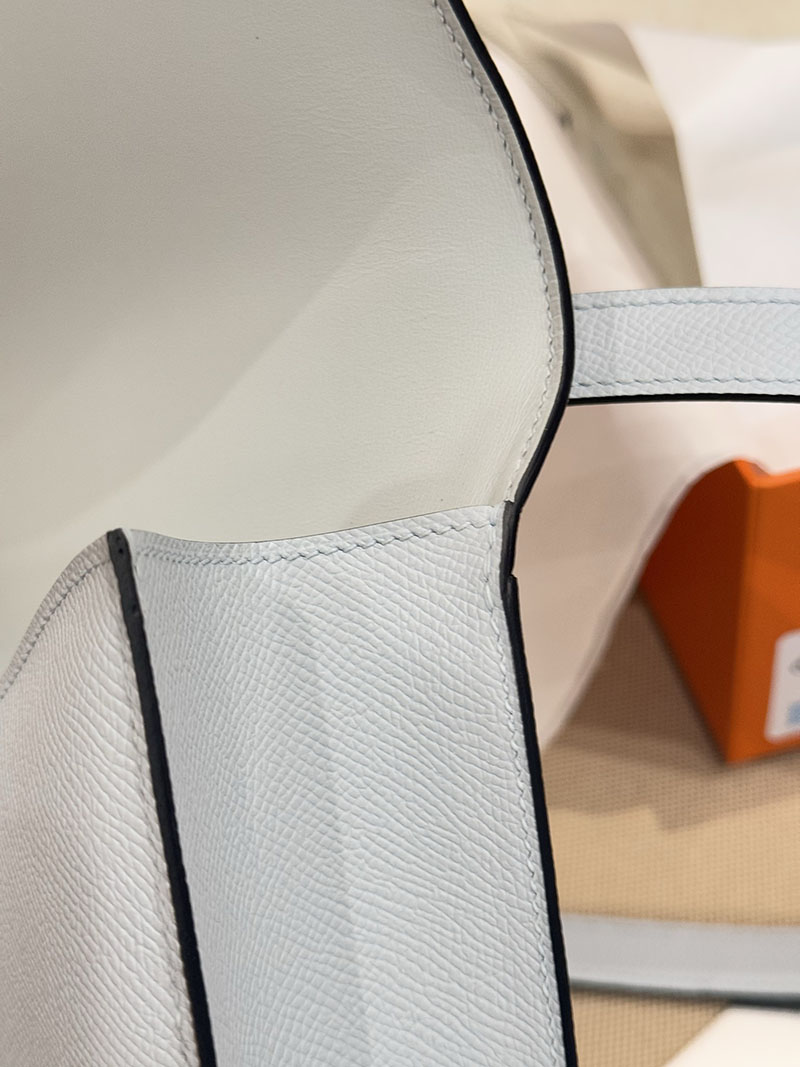 斜めがけバッグ レディース おしゃれ HERMES コンスタンス 24 ミロワール ブルーブリュム ヴォーエプソン シルバー金具 2627533 エルメス専門店 - 画像 (8)