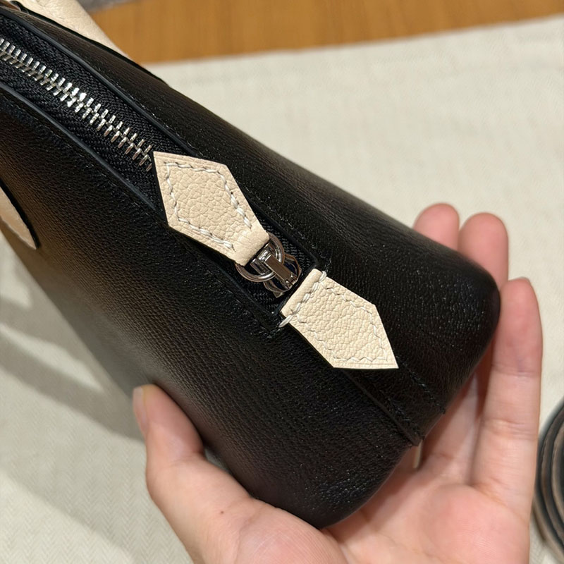 小さい バック 流行り HERMES ボリード1923 ミニ ブラック/クレ シェブルミゾル シルバー金具 2627559 エルメス アウトレット 店舗 - 画像 (4)