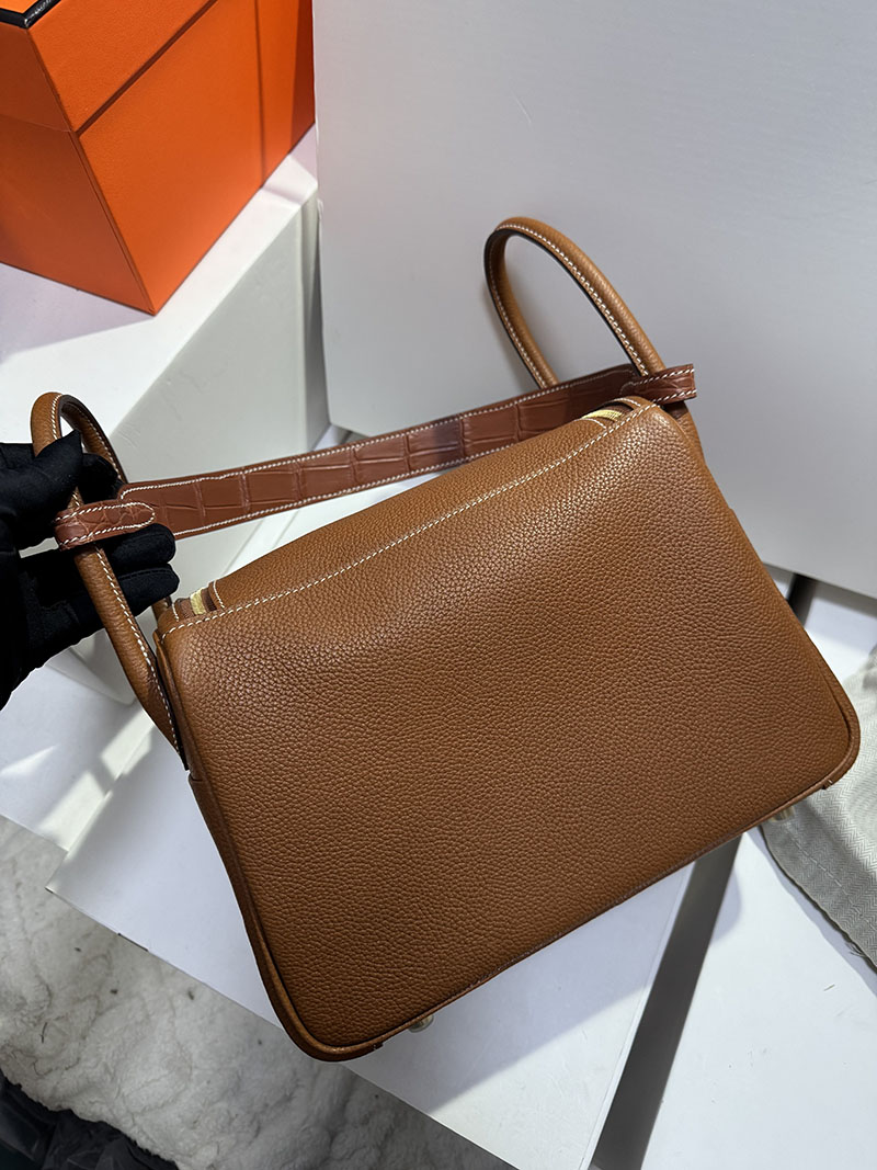 リンディ エルメス 定価 HERMES リンディ26 フォーブ/ルージュグレナ バレニアフォーブル/クロコダイル シルバー金具 2627622 - 画像 (4)