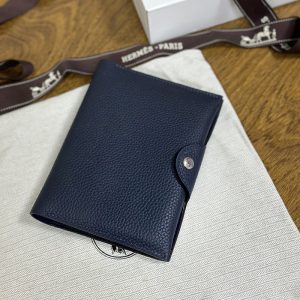 エルメス パスポートケース 定価