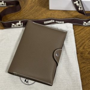 カードケース ハイブランド 大容量