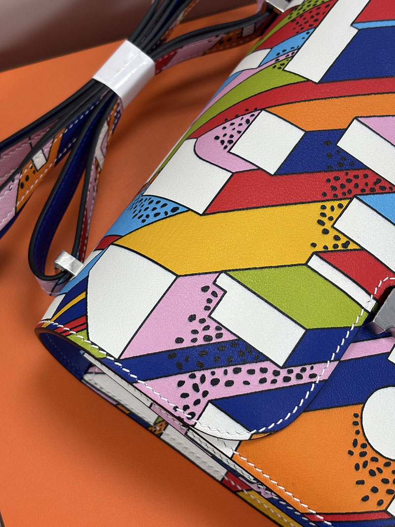 コンスタンス ミニ 値段 HERMES コンスタンス ミニ オン ア サマーデイ マルチカラー スイフト シルバー金具 2627649 エルメス 海外通販 - 画像 (7)