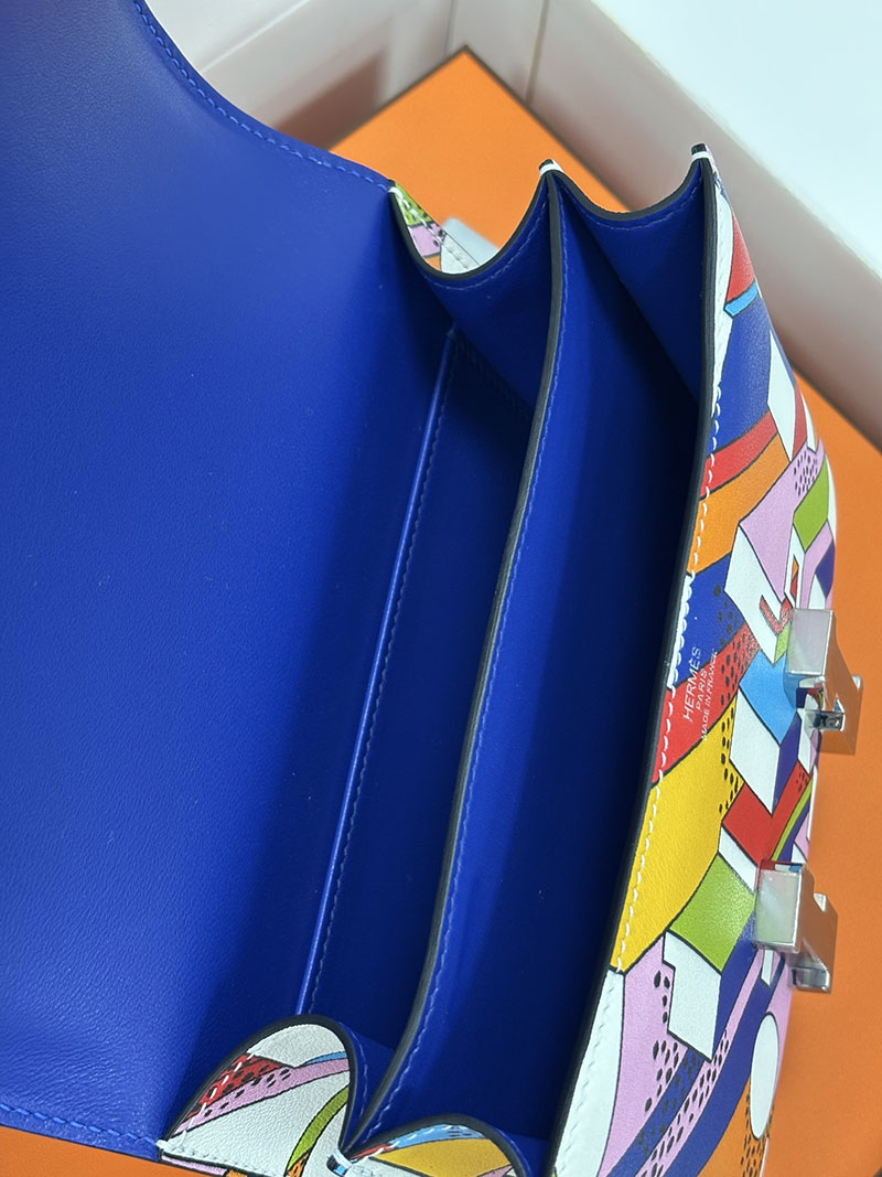 コンスタンス ミニ 値段 HERMES コンスタンス ミニ オン ア サマーデイ マルチカラー スイフト シルバー金具 2627649 エルメス 海外通販 - 画像 (2)