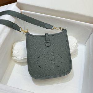 エブリン 定価 2026