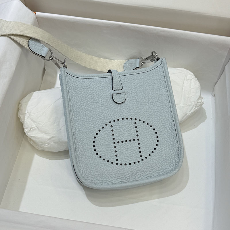 エルメス エヴリン 定価