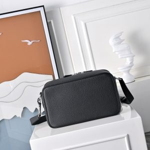 メッセンジャーバッグ メンズ ハイブランド