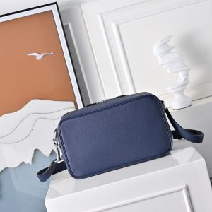 ショルダーバッグ メンズバッグ 流行り