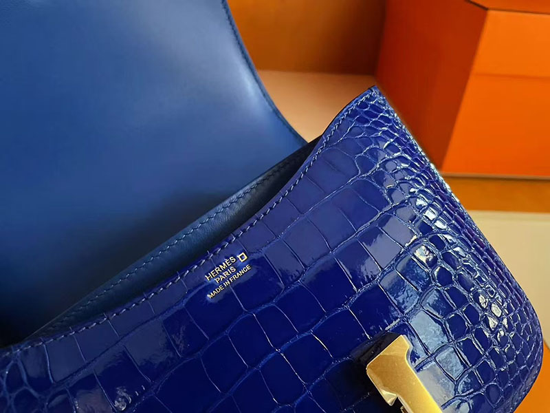 コンスタンス ミニ クロコ HERMES コンスタンス3 ミニ ブルーエレクトリック クロコダイル ゴールド金具 2627752 エルメス 新作バッグ - 画像 (6)