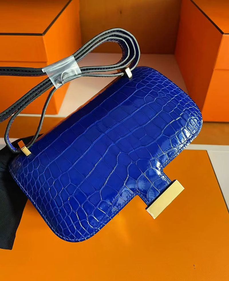 コンスタンス ミニ クロコ HERMES コンスタンス3 ミニ ブルーエレクトリック クロコダイル ゴールド金具 2627752 エルメス 新作バッグ - 画像 (4)