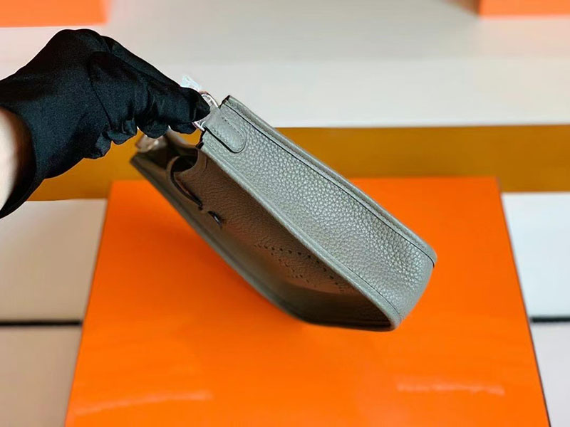 エルメス エヴリン ミニ HERMES エヴリン TPM エタン トリヨンクレマンス シルバー金具 2627758 エルメス 新作バッグ - 画像 (5)