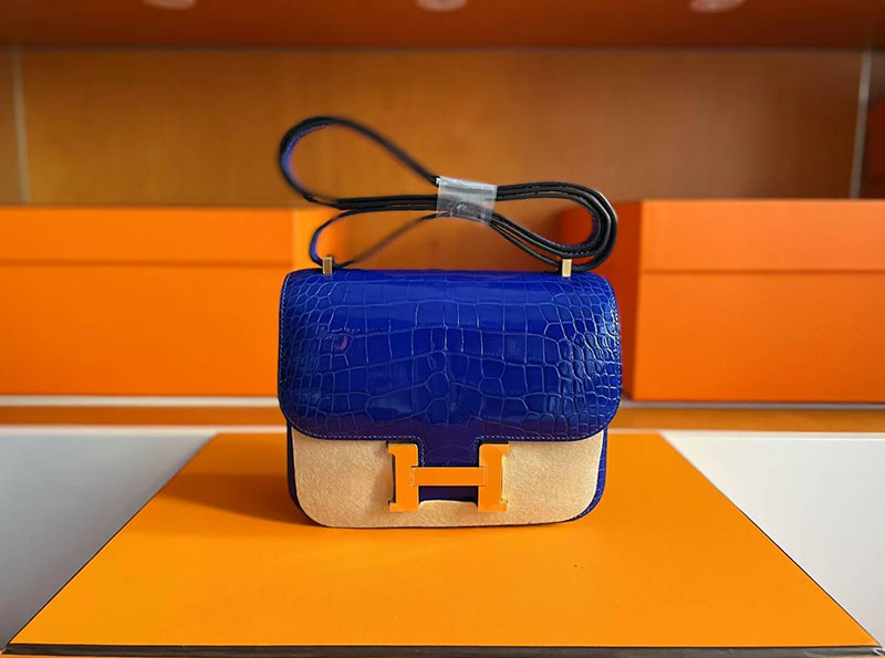 コンスタンス ミニ クロコ HERMES コンスタンス3 ミニ ブルーエレクトリック クロコダイル ゴールド金具 2627774 エルメス 新作バッグ - 画像 (2)