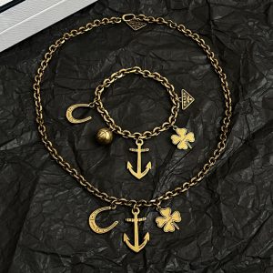 プラダ ネックレス 安い