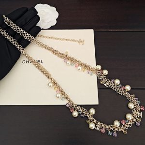 シャネル チェーンベルト コーデ