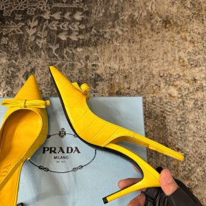 プラダ パンプス アウトレット